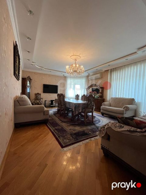 Satılır 4 otaqlı yeni tikili 175 m² — Bakı