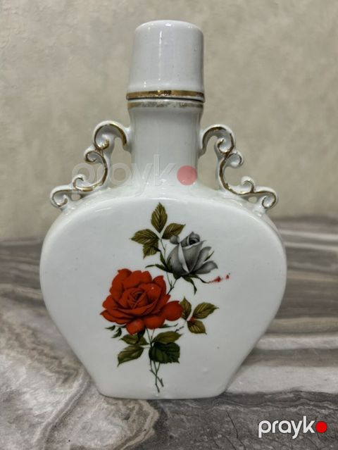Bir vaza, Farfor — Bakı