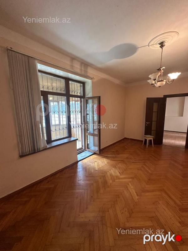 Satılır 3 otaqlı Bina evi menzil (Köhnə tikili), 83 m², Yasamal rayonu — Mənzil, Bakı (2)