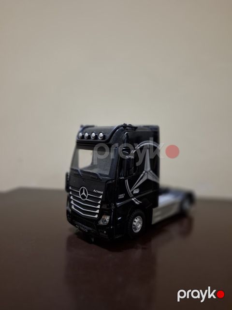 Mercedes Actros modeli — Bakı