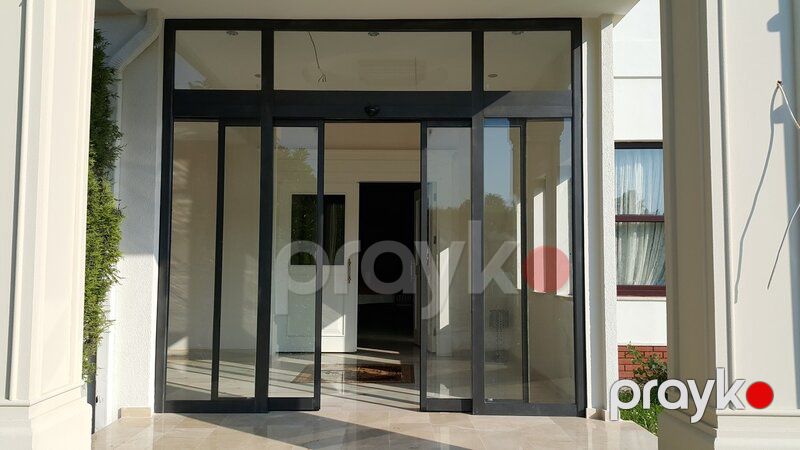 Avtomatik şüşə qapı — Pəncərələr, qapılar, balkonlar, Bakı (8)