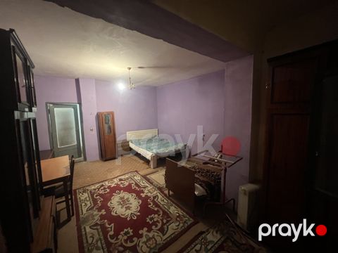 İcarəyə verilir 2 otaqlı köhnə tikili 90 m² — Bakı