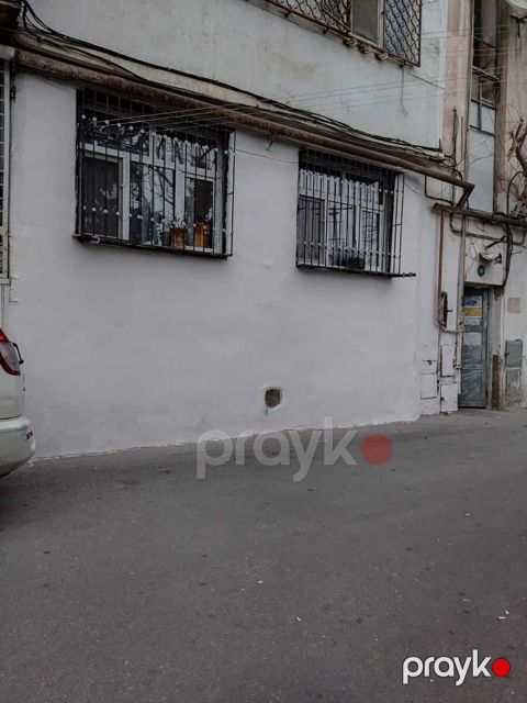 Satılır 3 otaqlı köhnə tikili 60 m² — Bakı