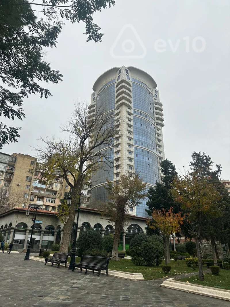 4 otaqlı mənzil, 160 m², Semed Vurgun kucesi — Bakı