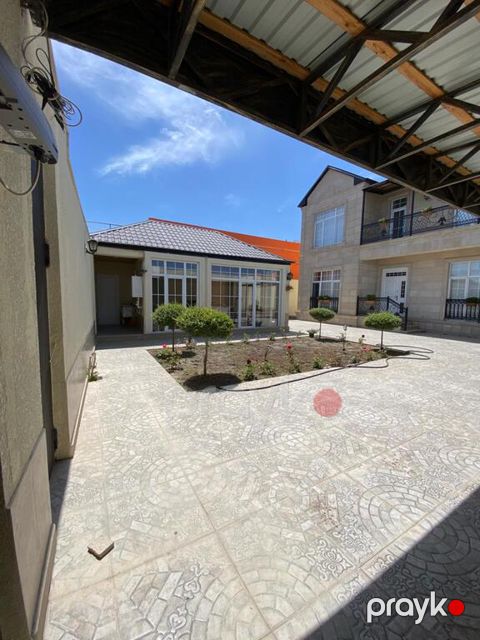 Satılır 4 otaqlı həyət evi/bağ evi 240 m² — Bakı