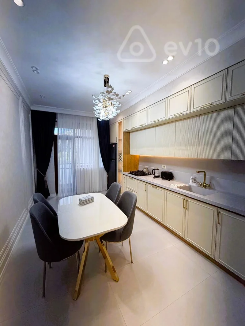 4 otaqlı mənzil, 180 m², izmir küçəsi — kirayə — Mənzil, Bakı (7)