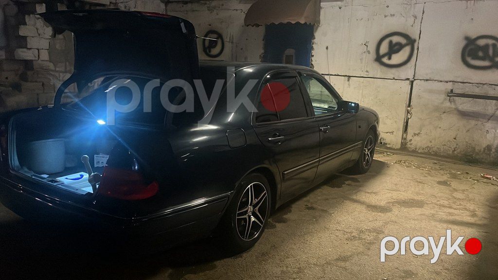 Mercedes E 320, 3.2 L, 1995 il, 378 000 km — Avtomobillər, Bakı (9)