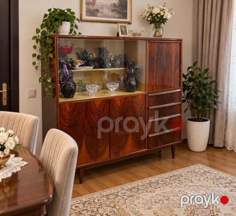 Rumuniya mebeli servant. Qiymet 45 azn Unvan Bakixanov Vesile 2196 — Bakı