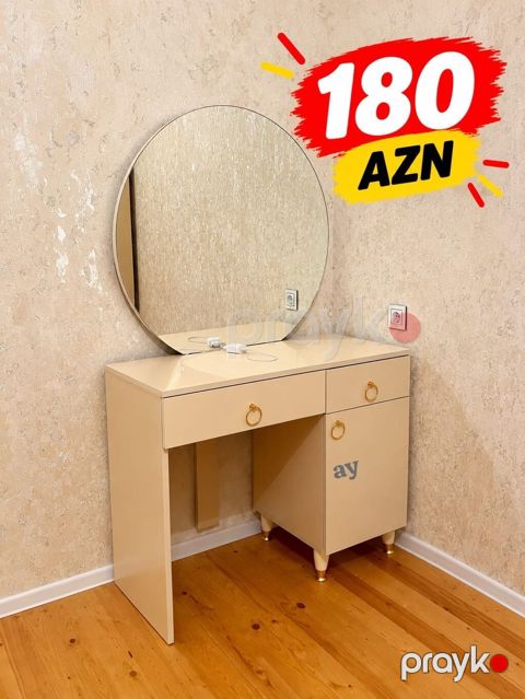 Vizaj/Toalet masası dəsti - Rəng: krem-bej, qızılı detallarla — Digah