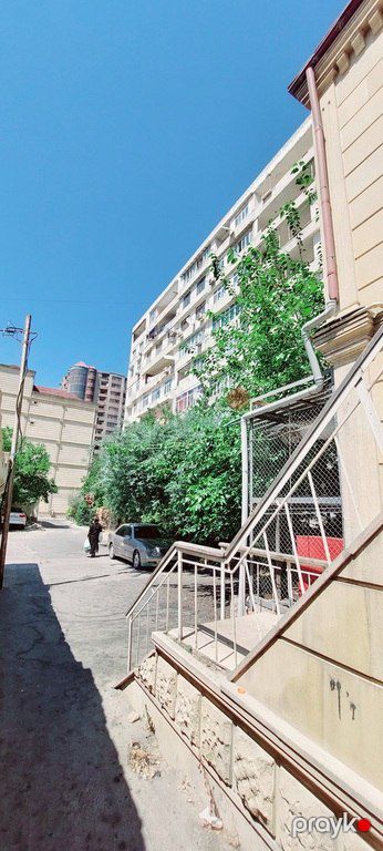 Satılır 4 otaqlı köhnə tikili 112 m² — Mənzil, Bakı (2)
