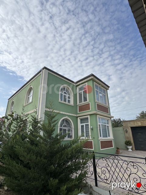 Satılır 7 otaqlı həyət evi/bağ evi 200 m² — Bakı