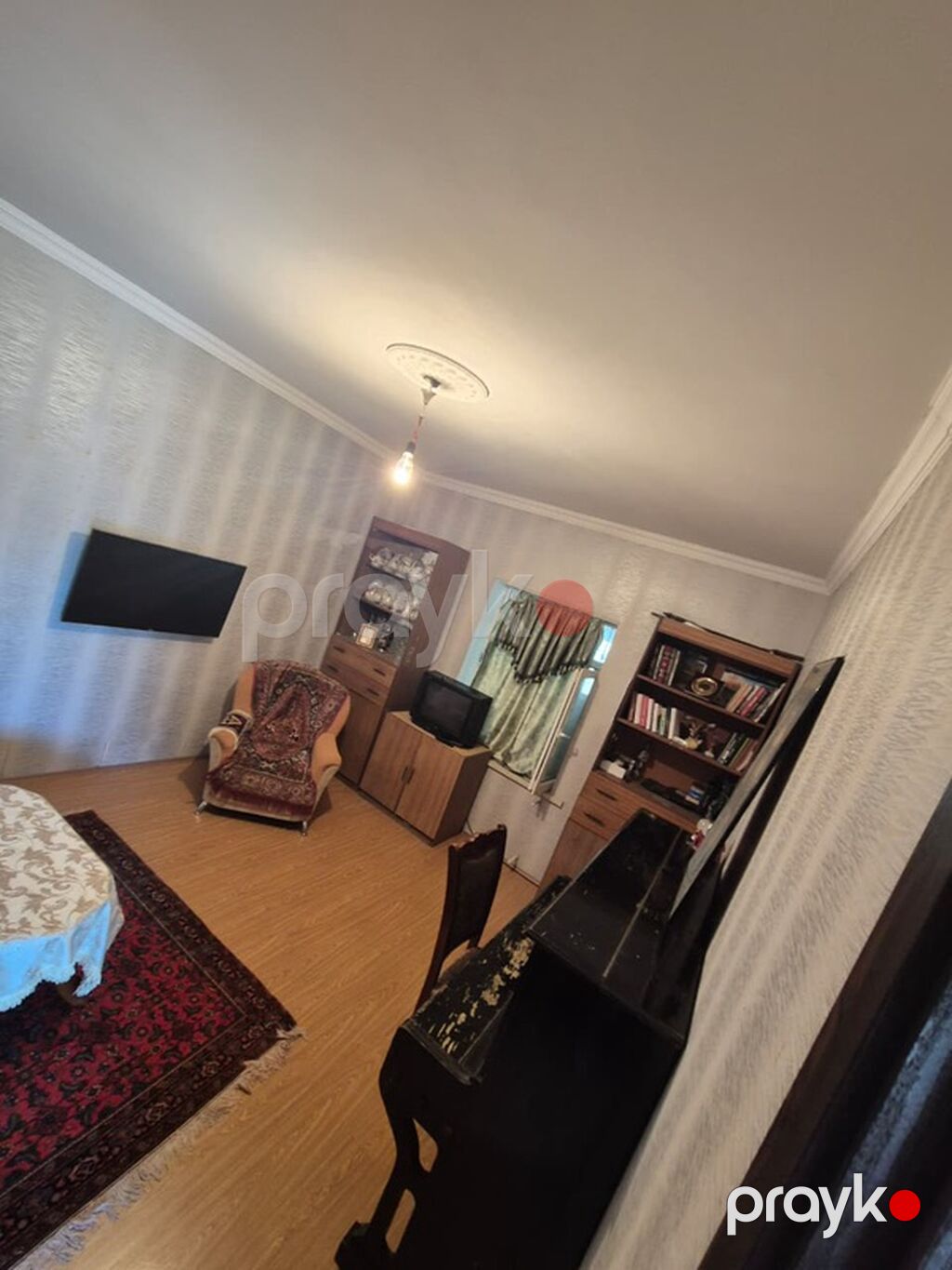 1 mərtəbəli həyət evi - Geniş daş döşəməli həyət, pilləkənlə eyvana — Ev, villa, Bakı (5)