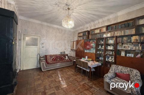 Satılır 3 otaqlı köhnə tikili 67.7 m² — Bakı