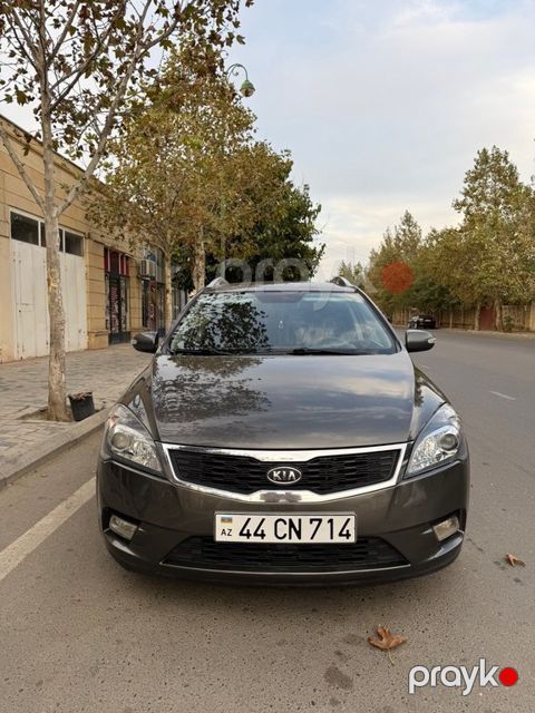Kia Ceed SW, 1.6 L, 2010 il, 350 000 km — Bakı