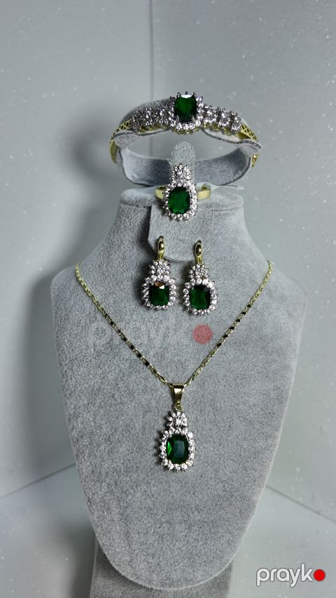 Bijuteriya dəsti kulonlu zəncir, qolbaq, sırğa və üzük Xuping Jewelry 2026-2728, bijuteriya ərintisi — Bakı