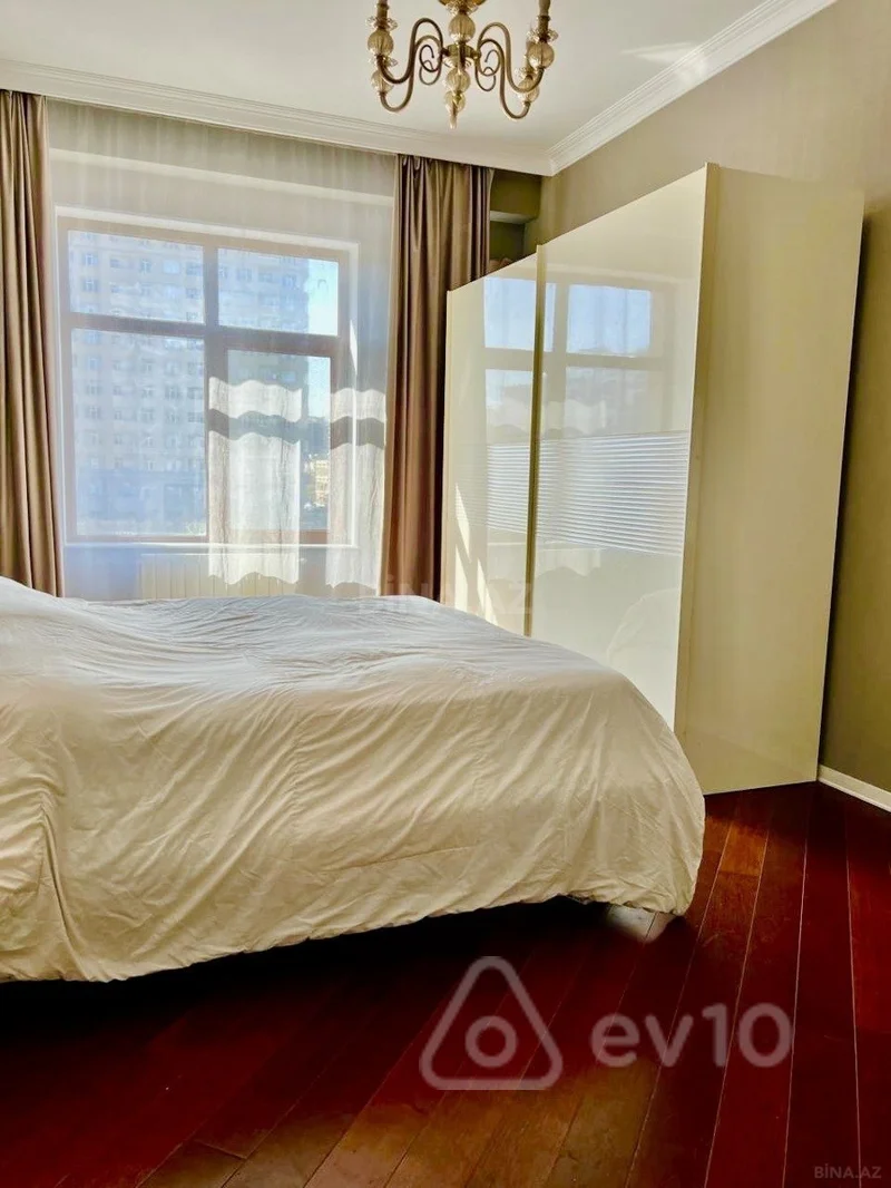 4 otaqlı mənzil, 141 m², Bakı, Xəqani Rüstəmov küçəsi — Mənzil, Bakı (11)