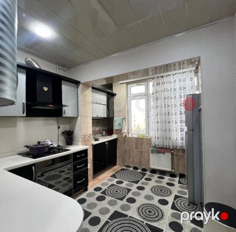 Satılır 3 otaqlı köhnə tikili 90 m² — Bakı