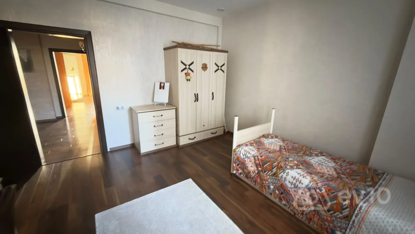 4 otaqlı mənzil, 200 m², Babək pr. — kirayə — Mənzil, Bakı (12)
