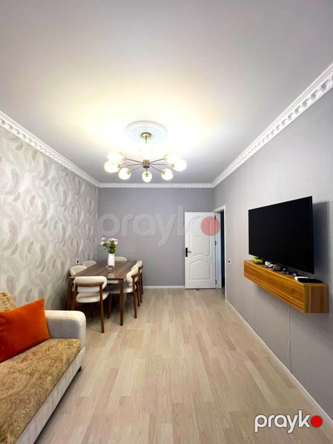 Satılır 2 otaqlı köhnə tikili 60 m² — Bakı