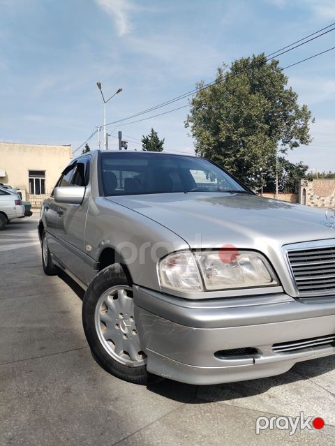 Mercedes-Benz C-Class (W202) sedan – gümüşü rəng - Kuzov: 4 qapılı — Tovuz