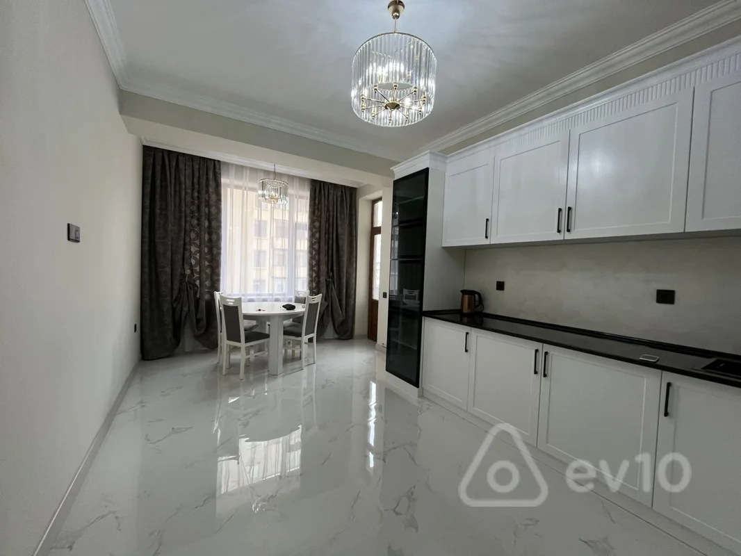 3 otaqlı mənzil, 136 m², c.hacibeyli — Bakı