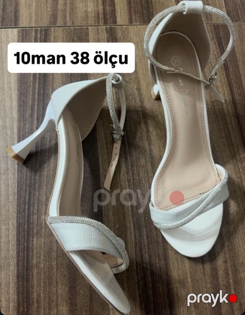 Ağ rəngli qadın topuqlu ayaqqabı - Ölçü: 38 - Qiymət: 10 manat — Bakı