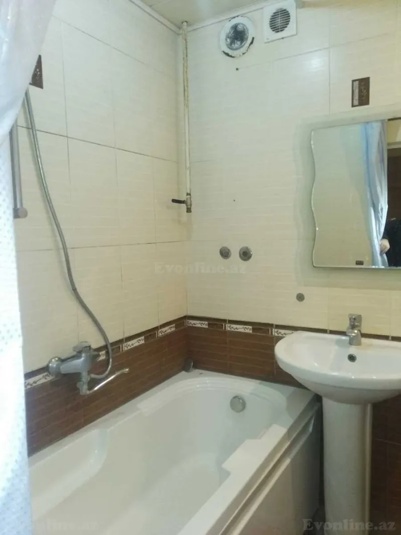 Satılır 2 otaqlı Mənzil Köhnə tikili 65 m² Bakı, Sabunçu r., Bakıxanov — Mənzil, Bakı (8)