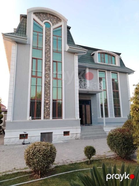 Satılır 6 otaqlı həyət evi/bağ evi 600 m² — Bakı