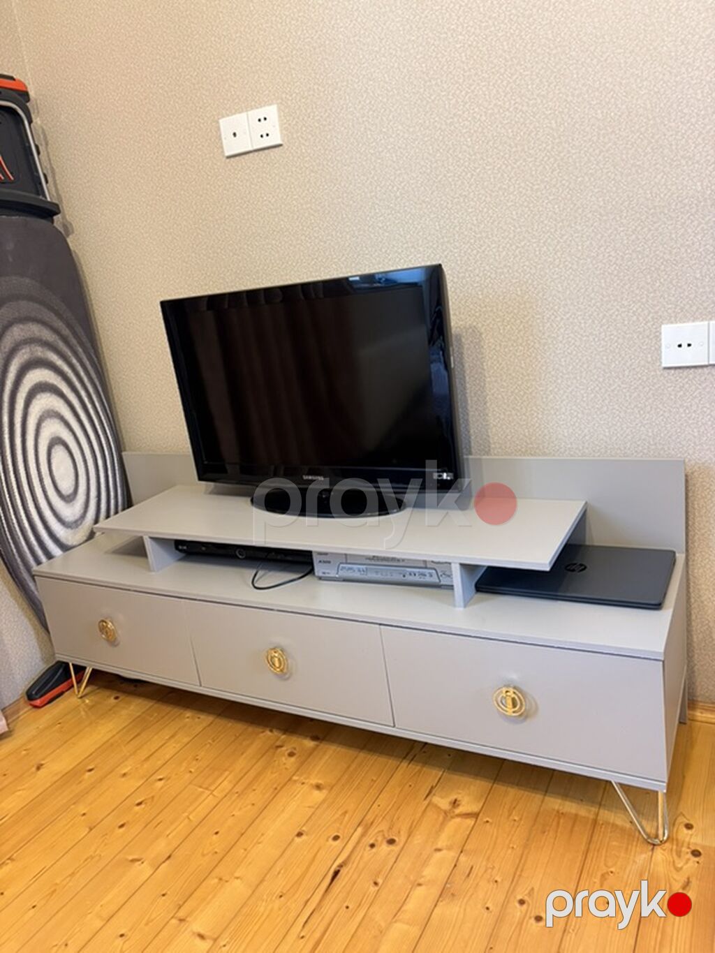 TV üçün media konsolu - Rəng: Açıq boz - Dizayn: Minimalist, şaquli — Televizor altlıqları və standlar, Saray (2)
