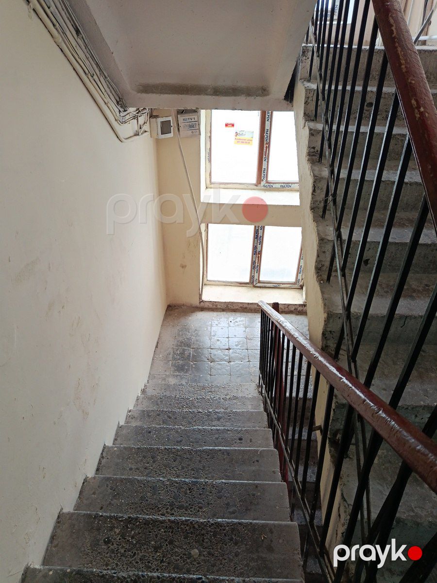 Satılır 1 otaqlı köhnə tikili 40 m² — Mənzil, Bakı (5)