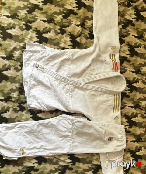 Adidas cüdo kimono dəsti - Brend: Adidas - Rəng: ağ - Tərkib: yuxarı — Bakı