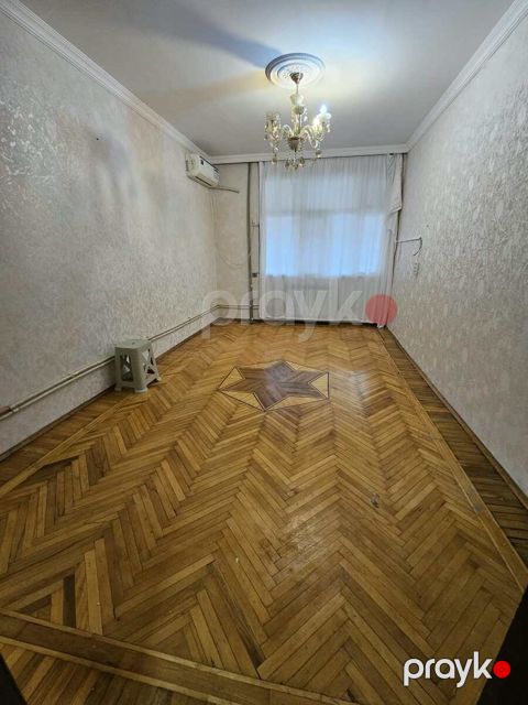 Satılır 3 otaqlı köhnə tikili 75 m² — Bakı