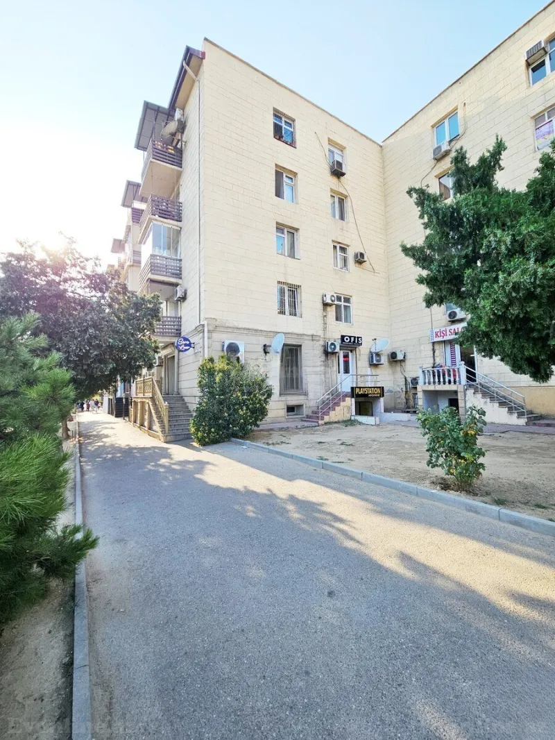 Satılır 3 otaqlı Mənzil Köhnə tikili 75 m² Bakı, Nizami r., Qara Qarayev m — Bakı