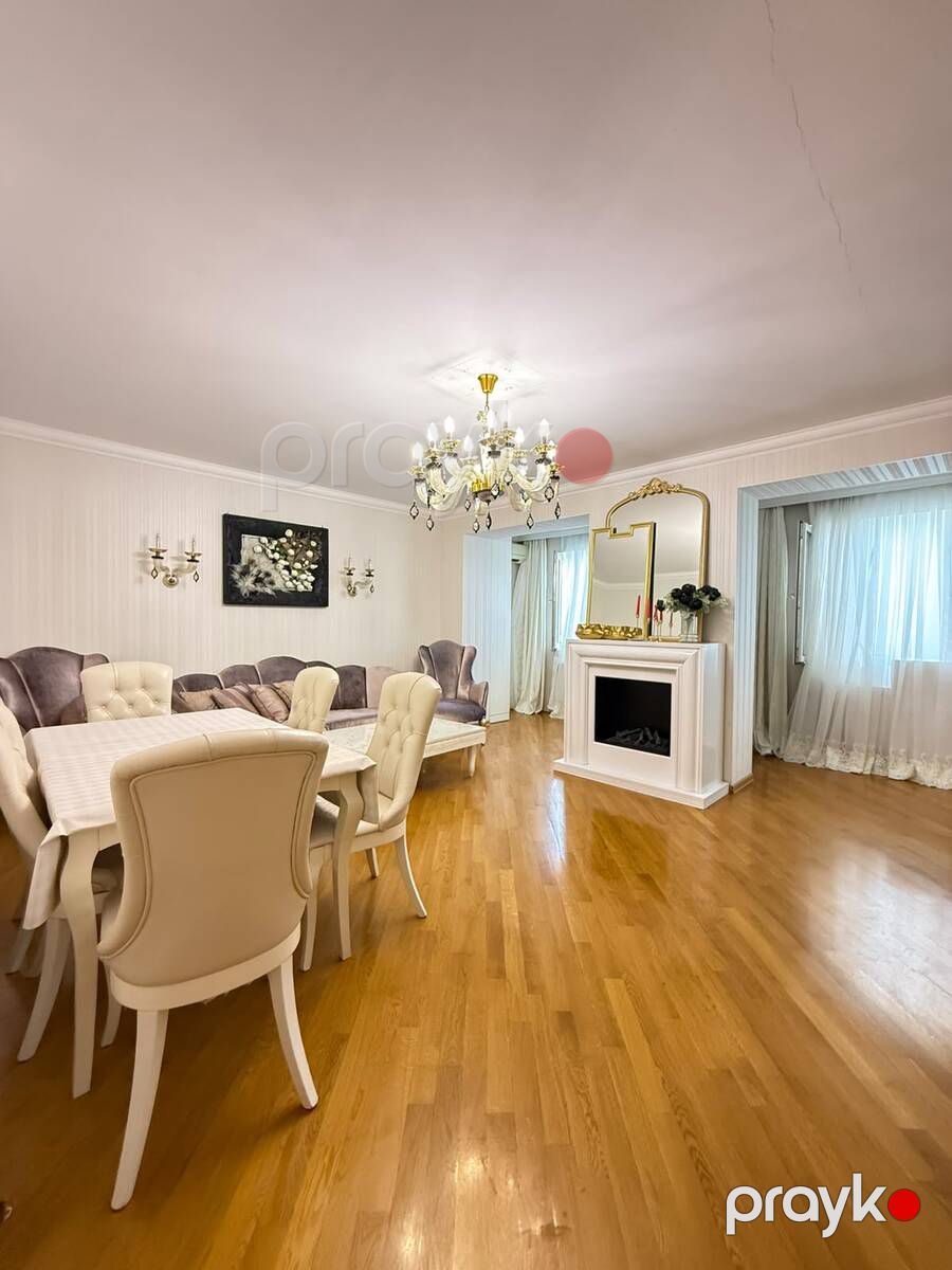 Satılır 4 otaqlı köhnə tikili 110 m² — Mənzil, Bakı (2)