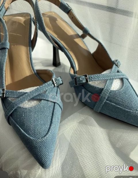 Məhsul: Qadın ayaqqabısı – denim materiallı, nazik dabanlı slingback — Bakı