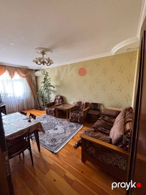 Satılır 4 otaqlı köhnə tikili 126 m² — Bakı