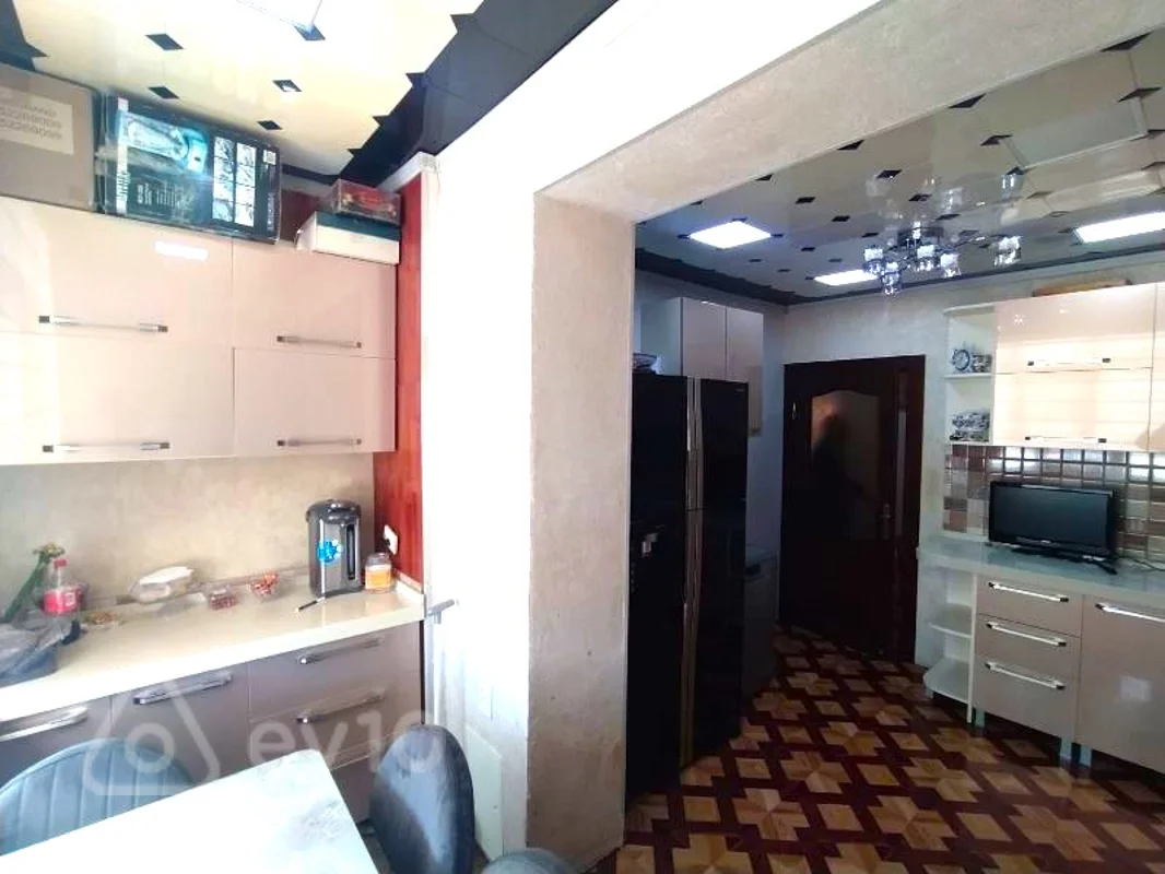 4 otaqlı mənzil, 100 m², Bakıxanov(Razin)qəs.L.Məmmədbəyova küç — Mənzil, Bakı (12)