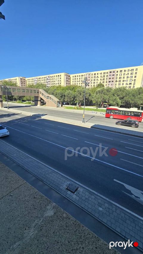 Satılır 2 otaqlı köhnə tikili 65 m² — Bakı