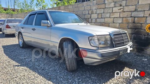 Mercedes E 200, 1993 il — Quba