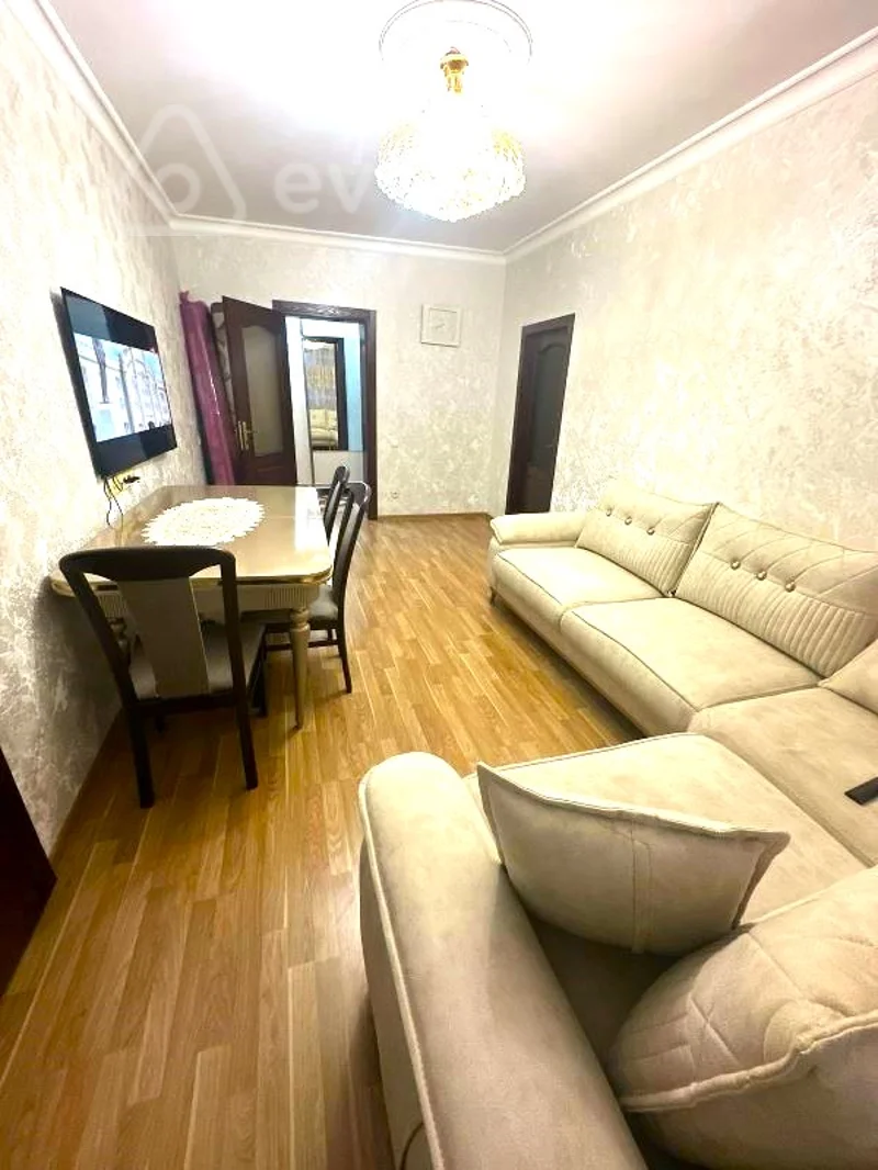 4 otaqlı mənzil, 100 m², Bakıxanov(Razin)qəs.L.Məmmədbəyova küç — Bakı