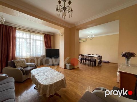 Satılır 5 otaqlı yeni tikili 200 m² — Bakı