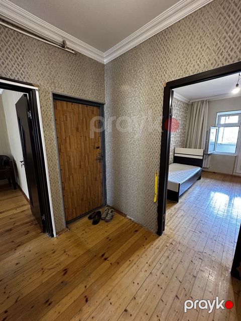 Satılır 2 otaqlı köhnə tikili 65 m² — Bakı