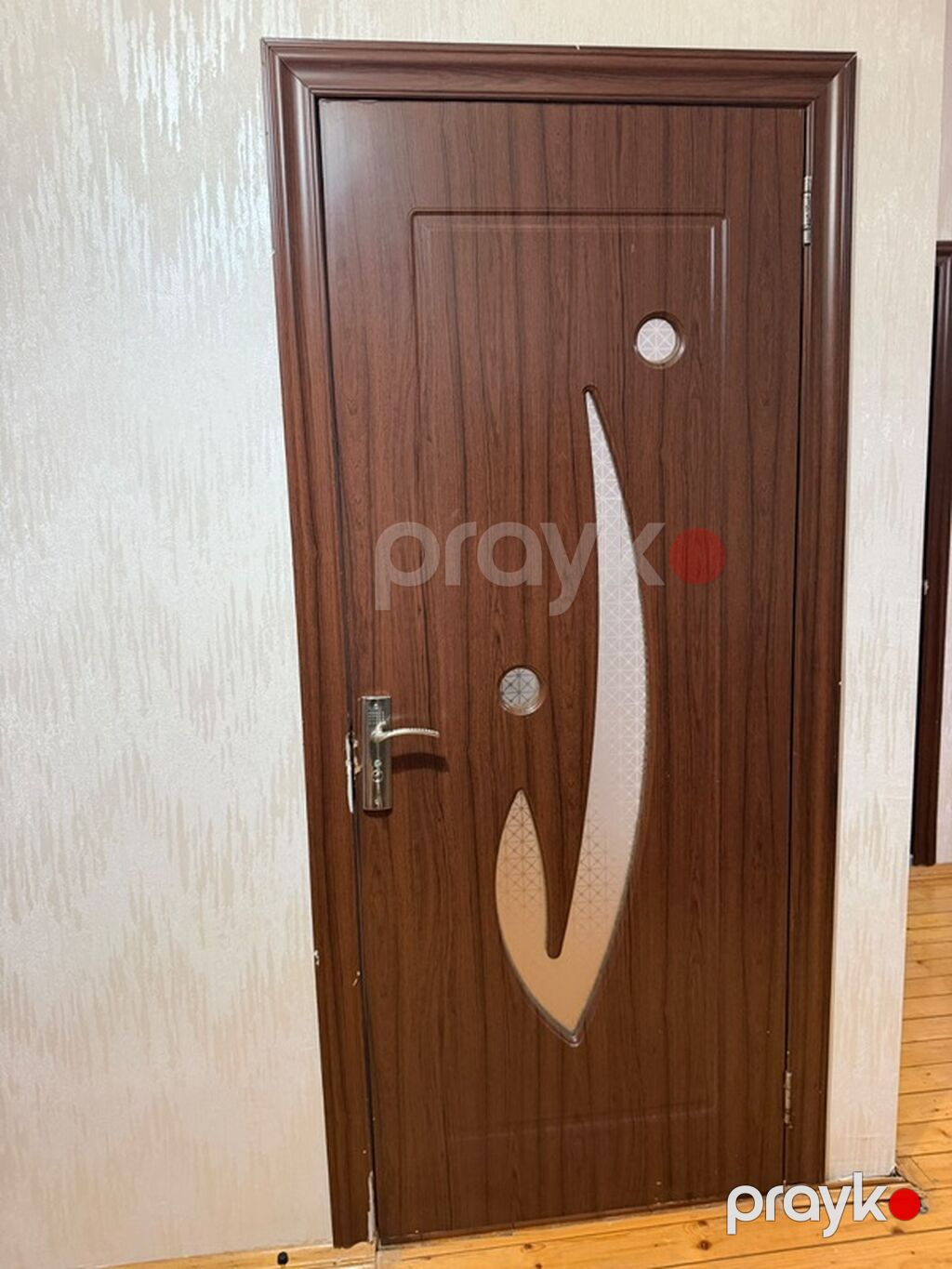 Salam ev qapıları satılır dözümlüdür keyfiyətlidir biraz zədələri var — Pəncərələr, qapılar, balkonlar, Bakı (4)