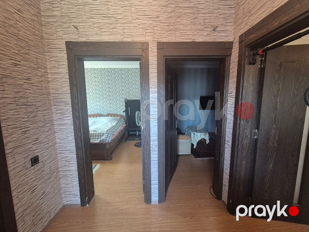 1 mərtəbəli həyət evi - Geniş daş döşəməli həyət, pilləkənlə eyvana — Ev, villa, Bakı (6)