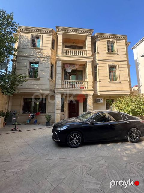 Satılır 8 otaqlı həyət evi/bağ evi 350 m² — Bakı