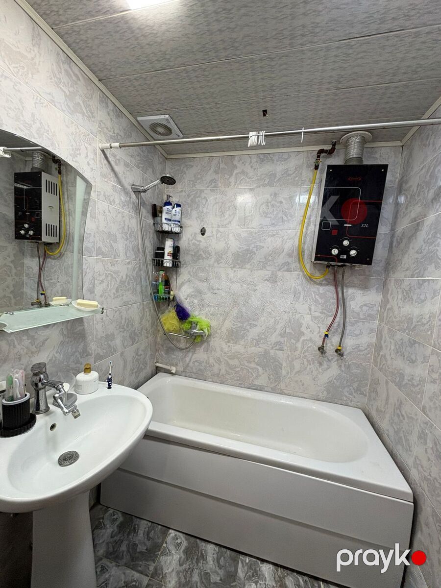 Satılır 2 otaqlı köhnə tikili 65 m² — Mənzil, Bakı (5)