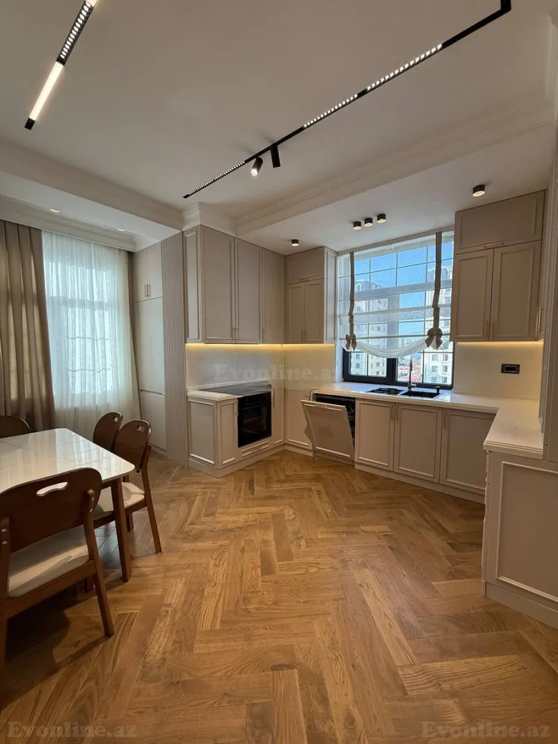 Satılır 4 otaqlı Mənzil Yeni tikili 165 m² Bakı, Yasamal r., Elmlər Akademiyası m — Mənzil, Bakı (5)