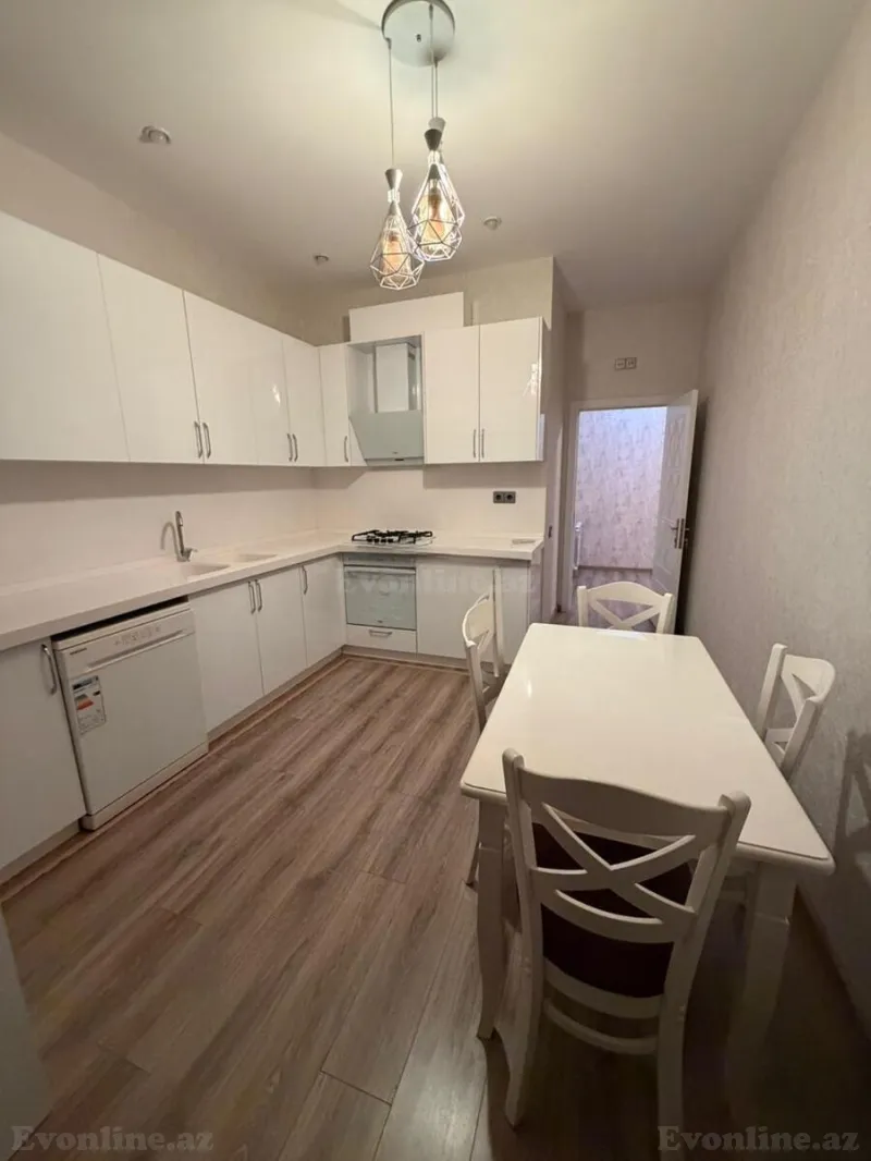 Kirayə verilir 3 otaqlı Mənzil Yeni tikili 145 m² Bakı, Yasamal r., 8 Noyabr m — Bakı