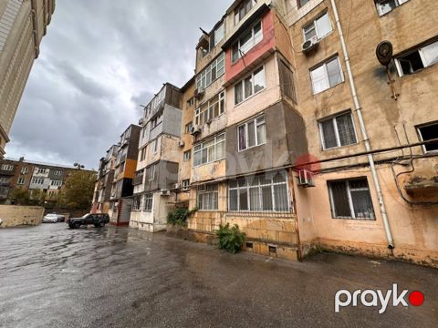 Satılır 3 otaqlı köhnə tikili 75 m² — Bakı
