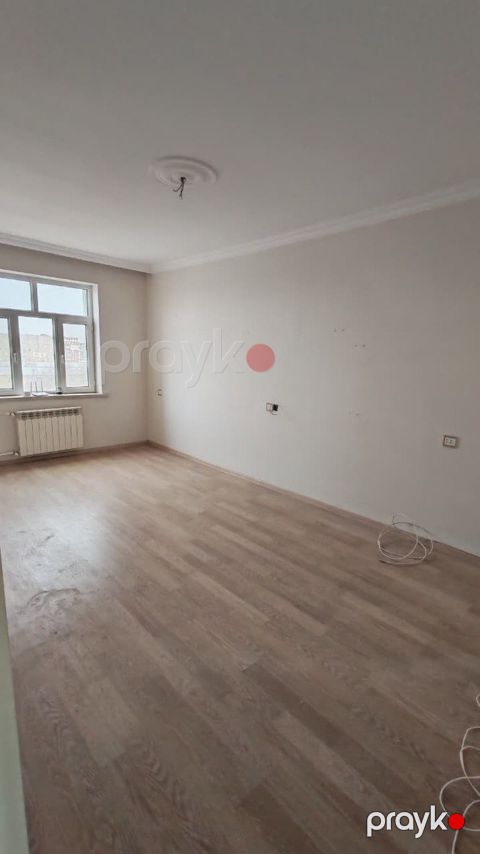 Satılır 2 otaqlı köhnə tikili 55 m² — Bakı